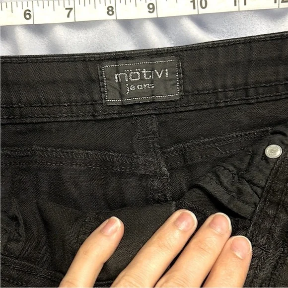 Authentic Motivi Black Skirt | USA Size 2 | Italian Quality - Picture 4 of 8